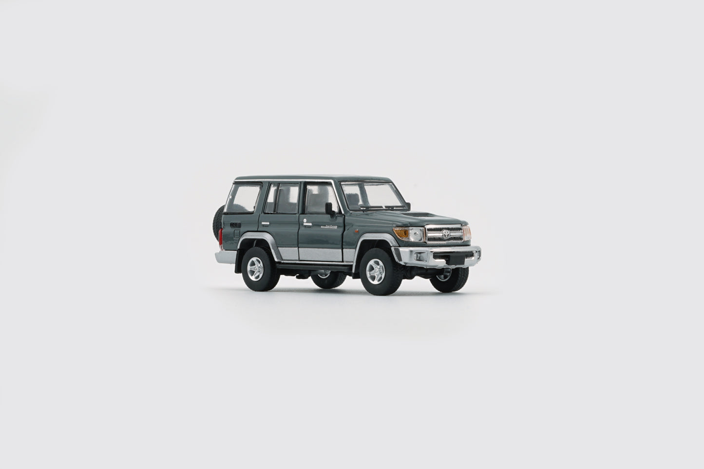 BMC 1:64: Toyota Land Cruiser LC76- Dark Grey (LHD) - 64B0345