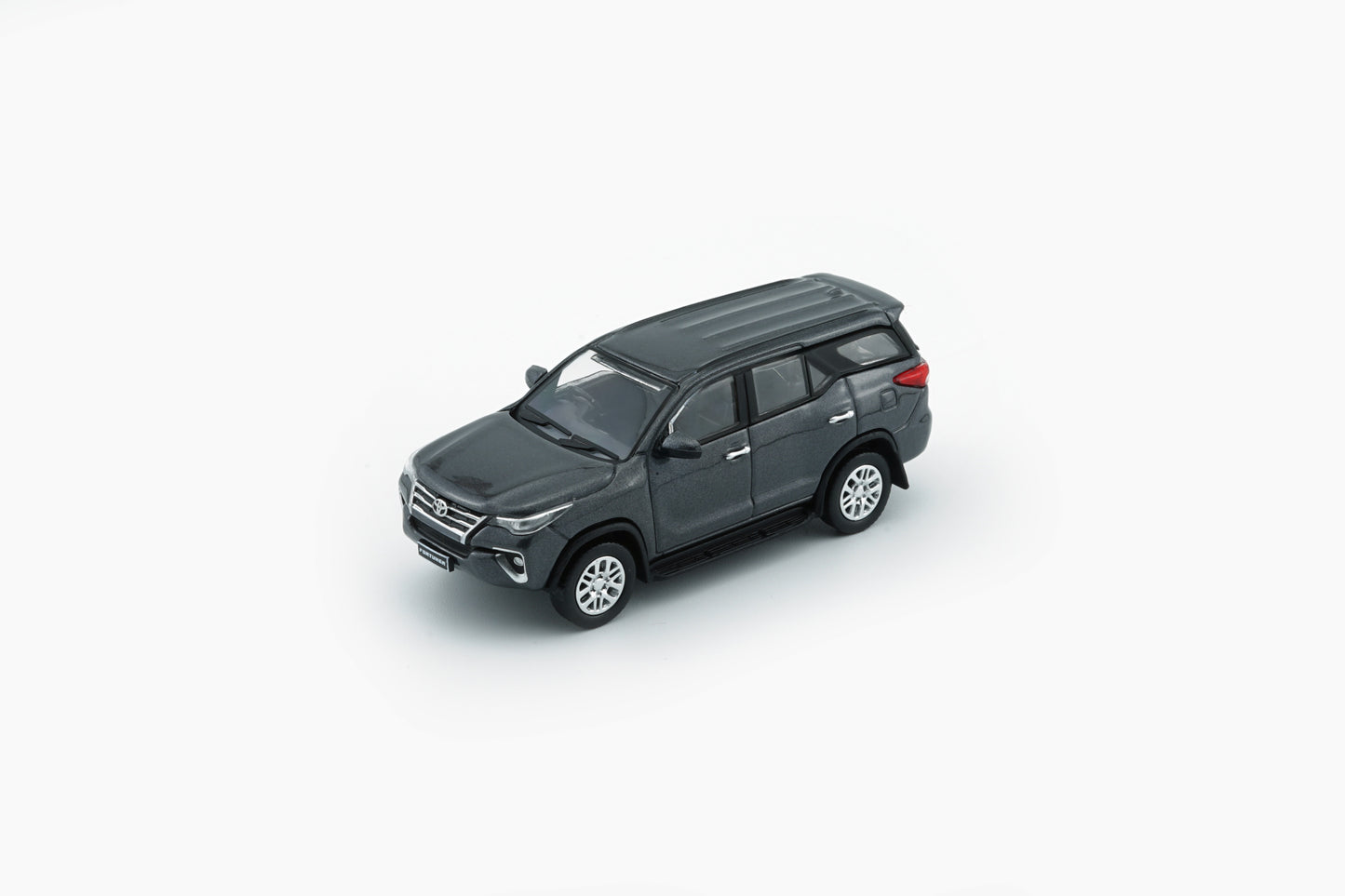 BMC 1:64: Toyota Fortuner 2018- Silver (RHD) - 64B0475
