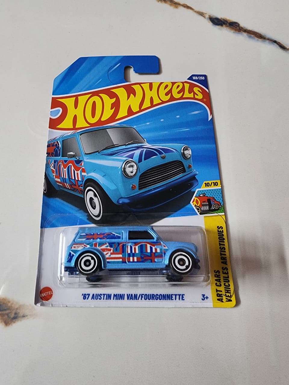 Hot Wheels N Case 2025 : 67 Austin minivan / Fourfonnette