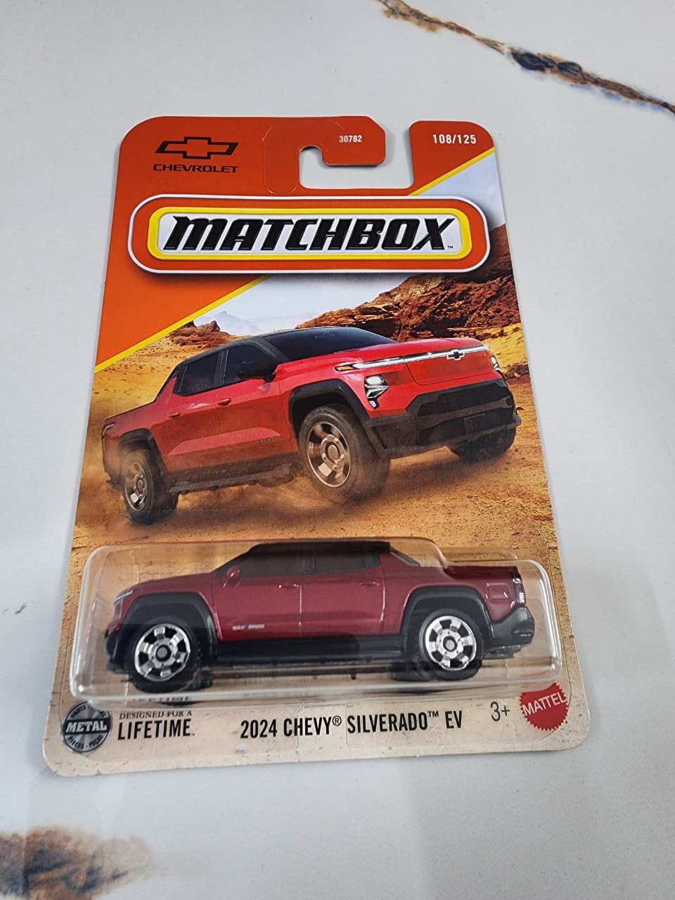 Matchbox :2024 Chevy Silverado EV - Red