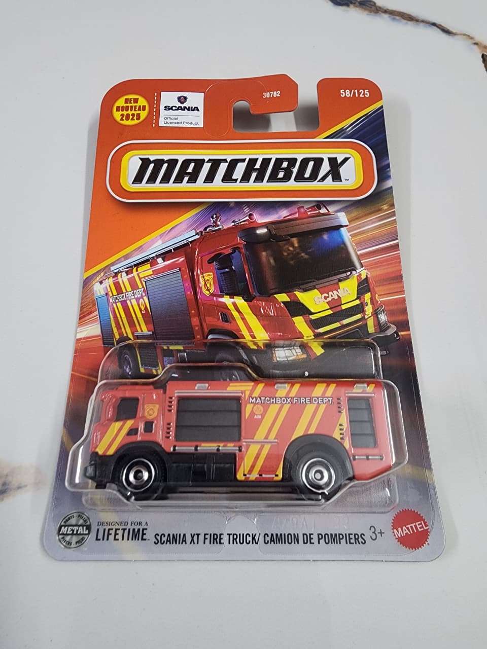 Matchbox Scania XT Fire Truck / camion de pompiero Die-Cast Sports Car Collectible 1:64 Scale