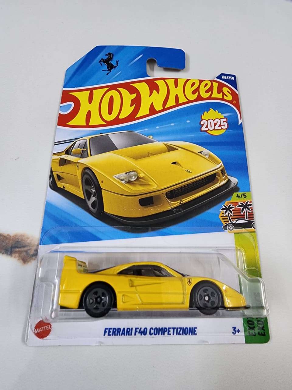 Hot Wheels Mainline :Ferrari F40 Competizione – Zoomsters India