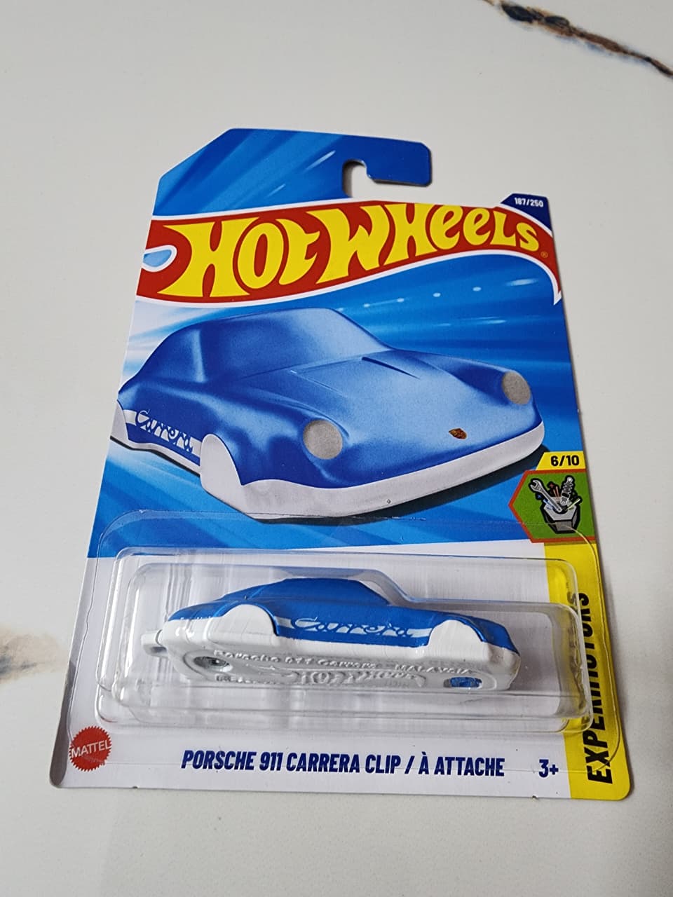 Hot Wheels Mainline 2025 Porsche 911 Carrera Clip A Attache