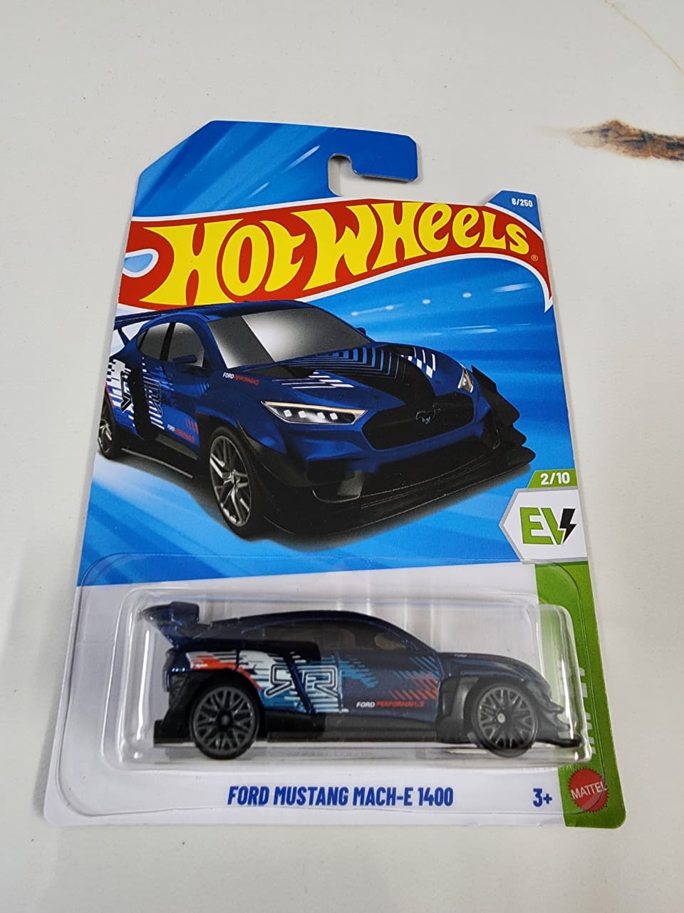 Hot Wheels Mainline A case 2026 : Ford Mustang Mach-E 1400