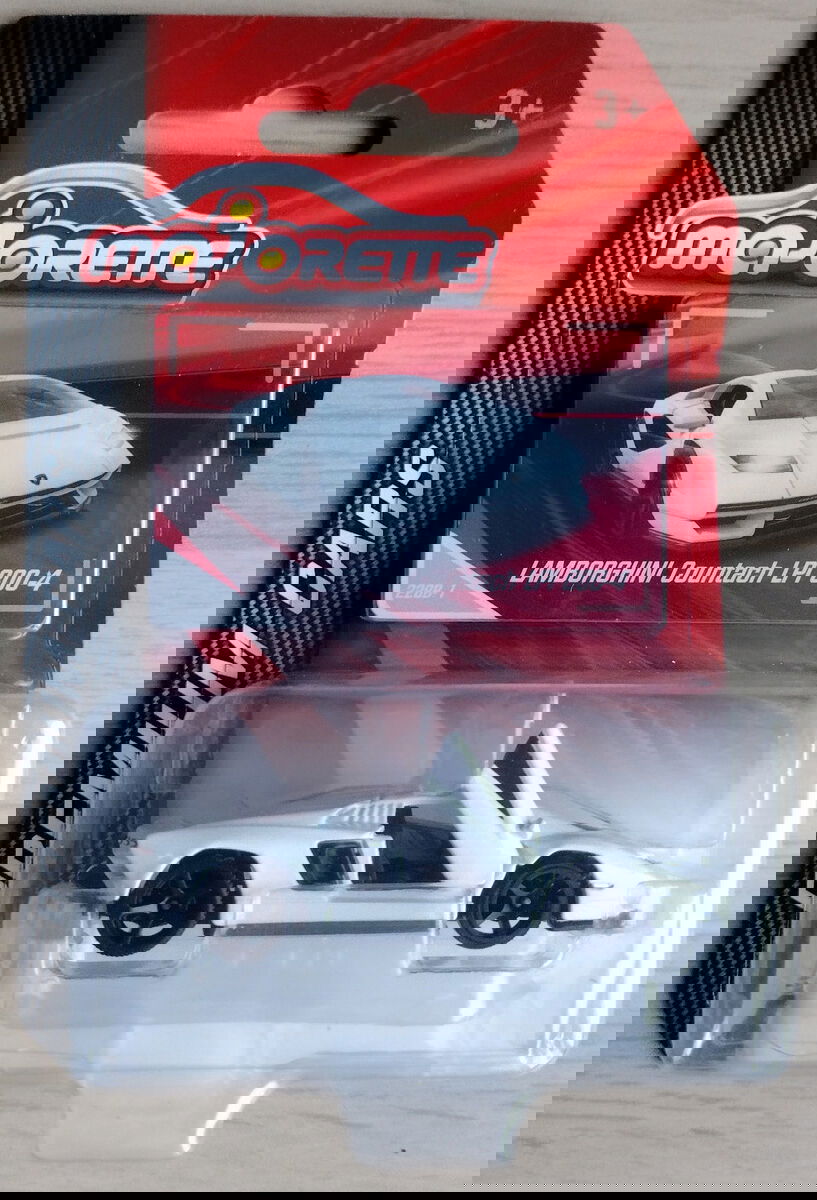 Lamborghini Countach LPI 800-4 - Zoomsters India
