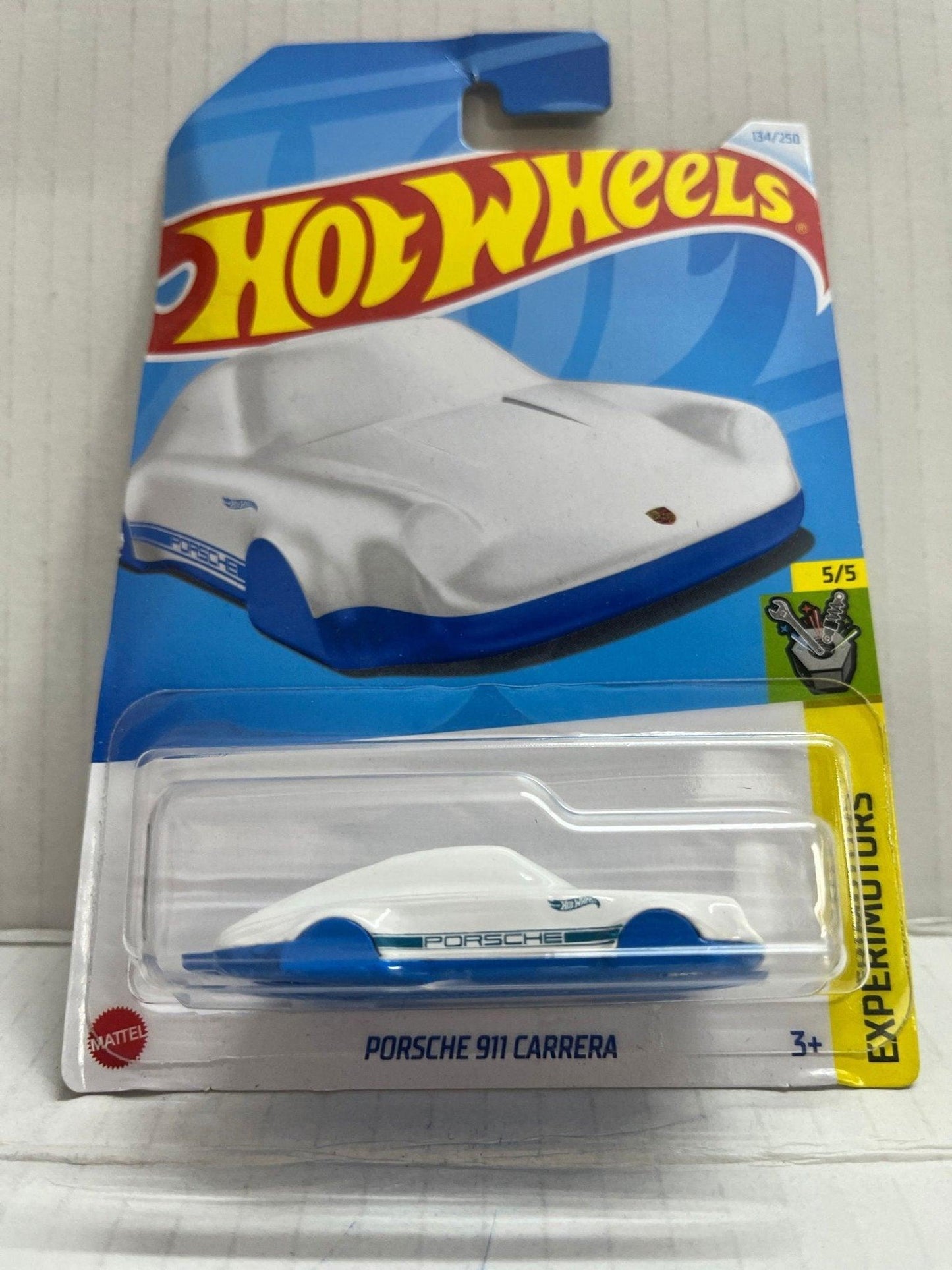 Porsche 911 Carrera (Keychain) - Zoomsters India
