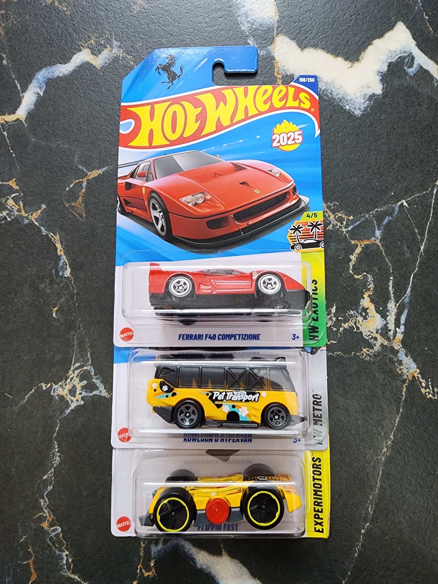 Hot Wheels Dynamic Duo & Ferrari Legend: F40 Competizione, Kowloon'D Hypervan, & Flippin' Fast (3-Car Set - 11)