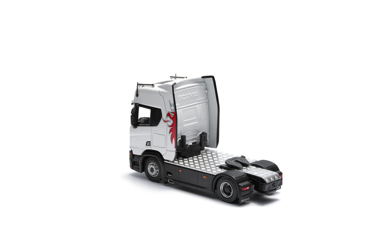 Massdi 1:64 Scania RS500-White(with Red texture) SCN1200 with Massdi 1:64 Eight-Axis Semi Low Deck Trailer- Black SCN1772 - Zoomsters India