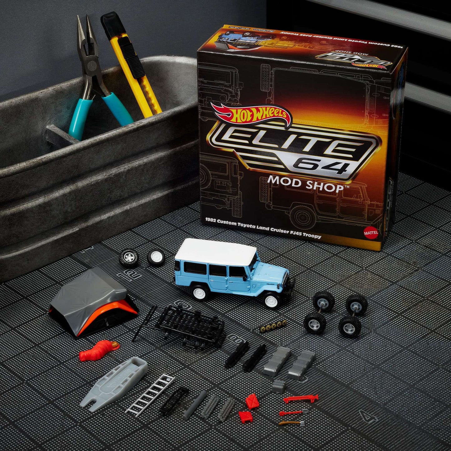 Hot Wheels Elite 64 Mod Shop 1982 Custom Toyota Land Cruiser FJ45 Troopy - Zoomsters India