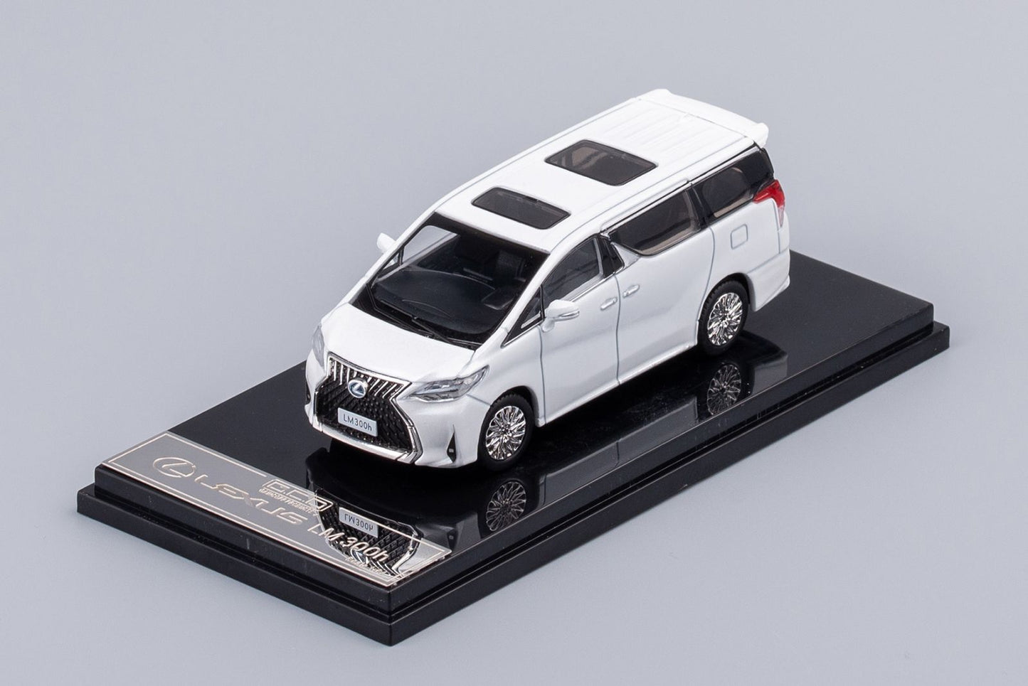 GCD : Lexus LM350 - white (30)