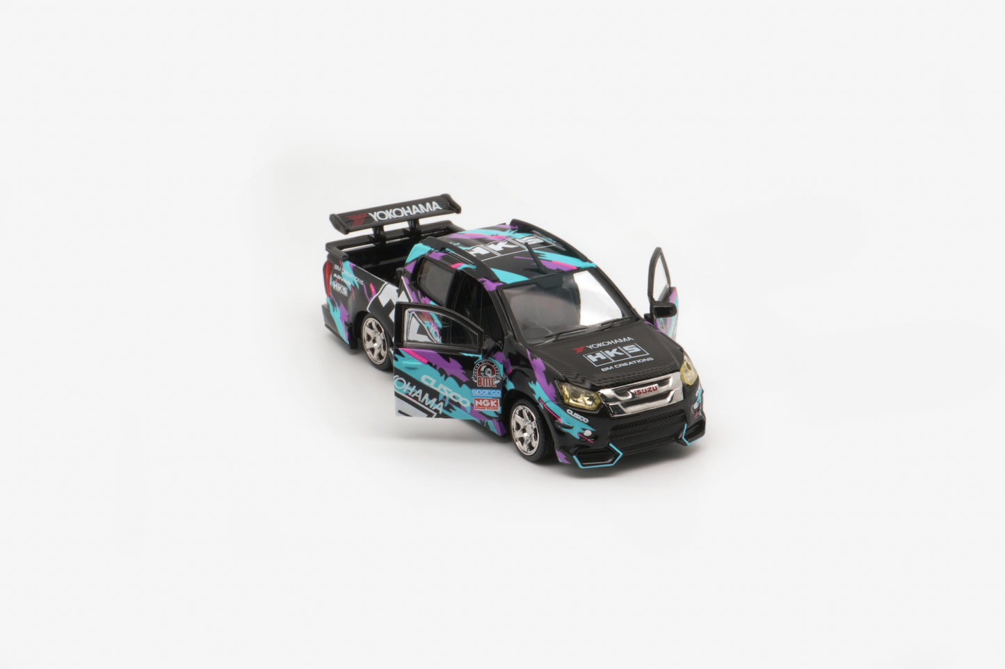 BMC 1:64: Isuzu D-Max 2018- Low Rider HKS(RHD) -TDE 2025- 64B0463