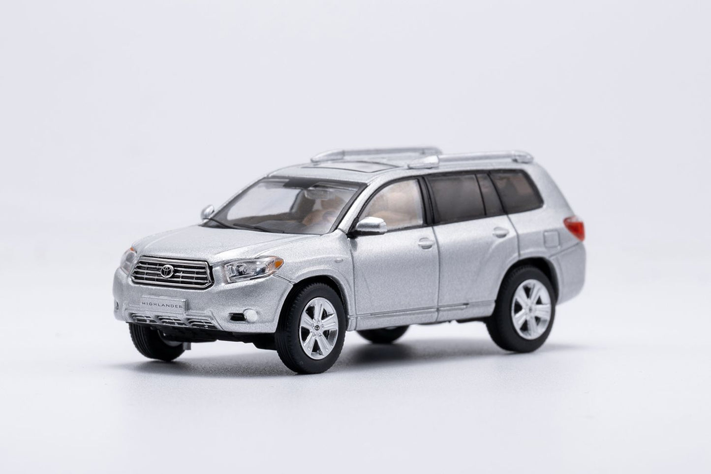GCD : Toyota Highlander Silver-LHD (204)