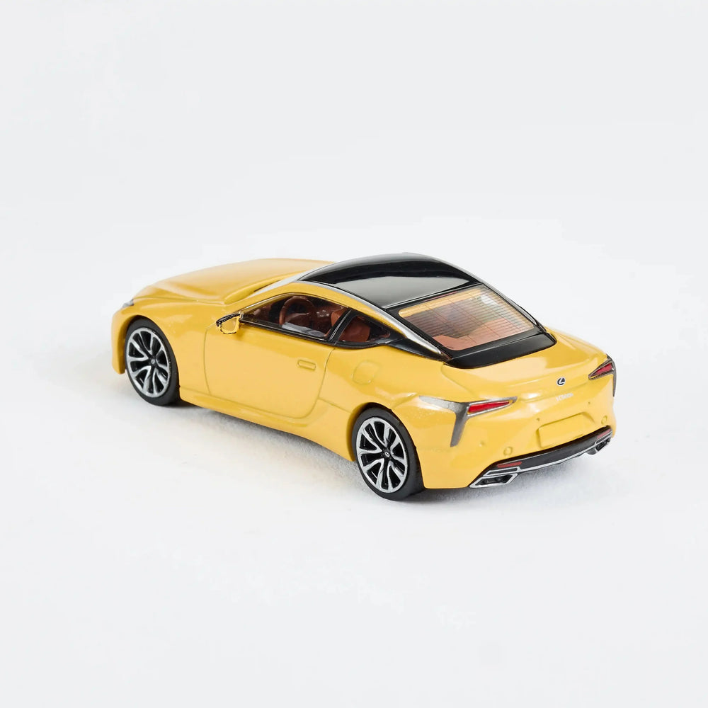 Massdi 1:64 HOWO- 2020 Lexus  LC 500h Sport