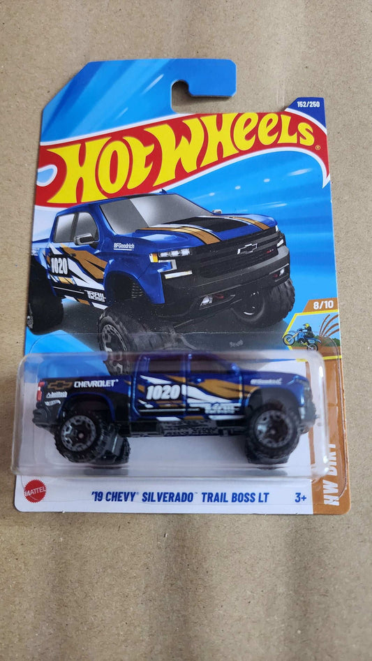 Hot Wheels 19 Chevy Silverado Trail Boss LT - Zoomsters India