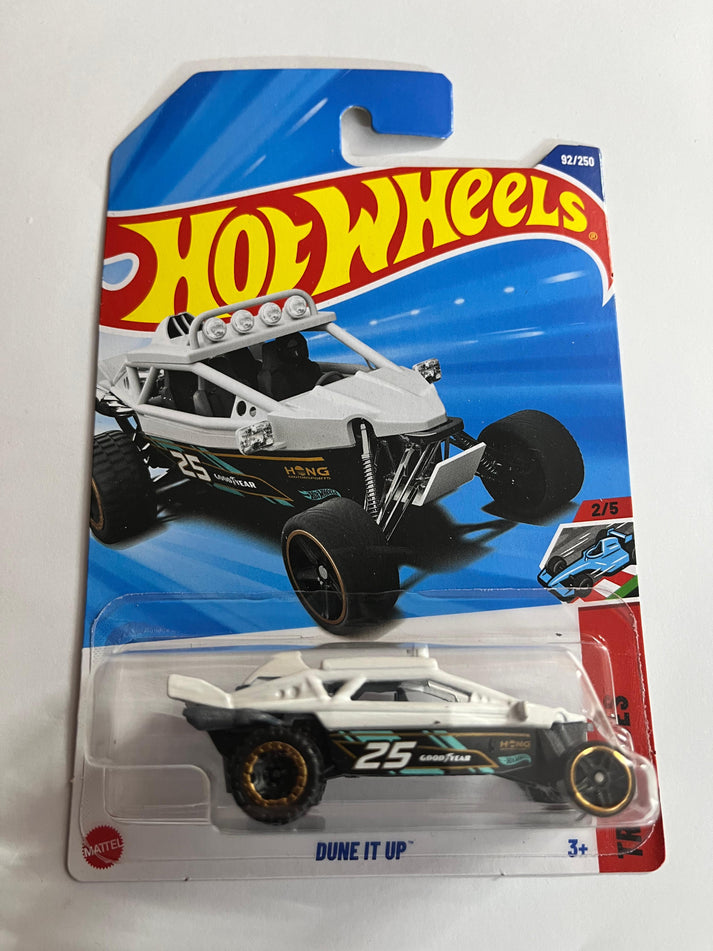Hot Wheels Dune It Up Orange 1:64 Die-Cast Car – 2009 New Models Series 20/42