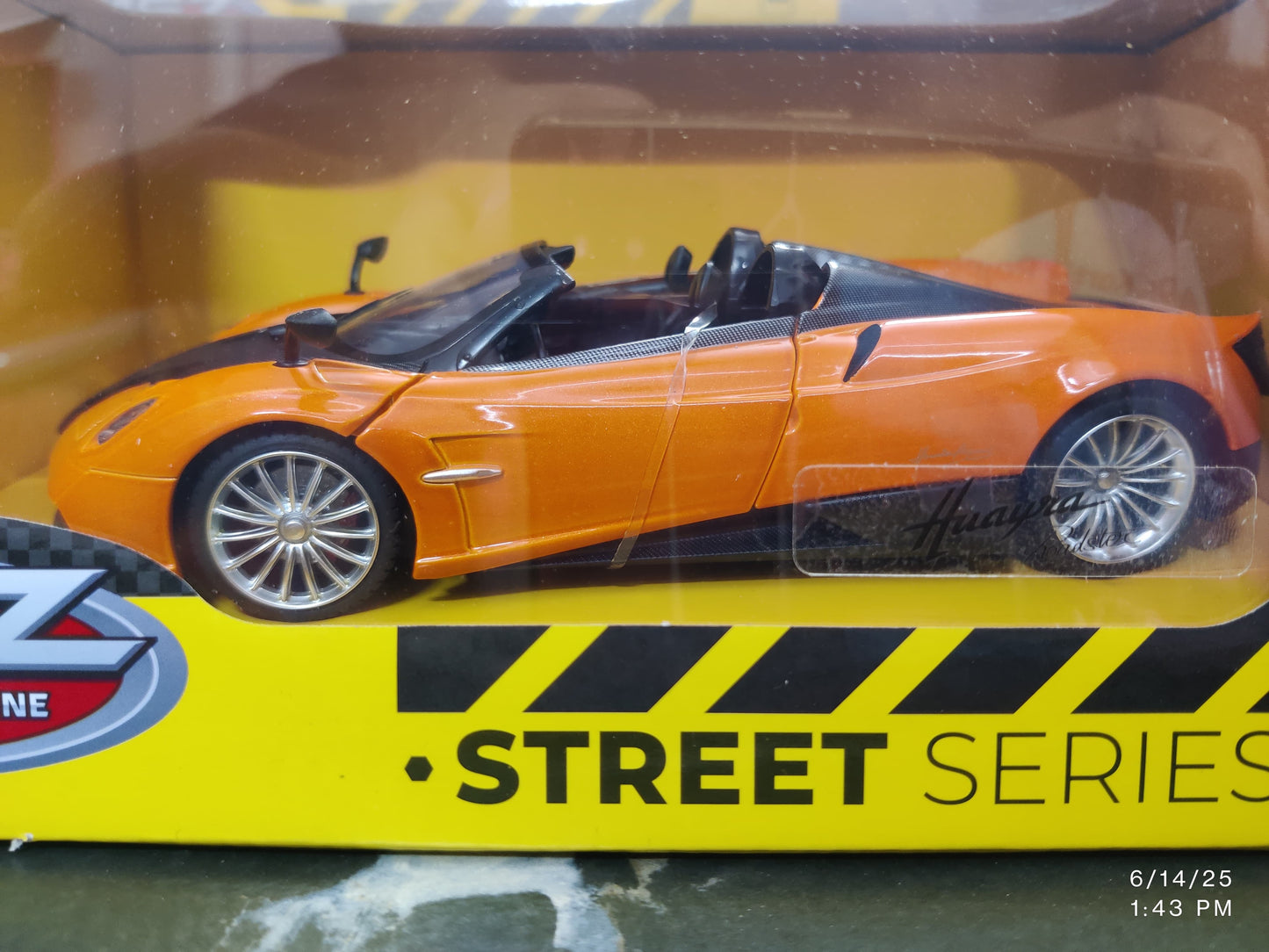 MSZ : Pagani Huayra Roadstar - 1:24