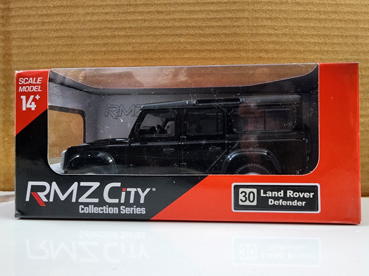 RMZ City 30 land Rover Defender  1:36 Diecast Model