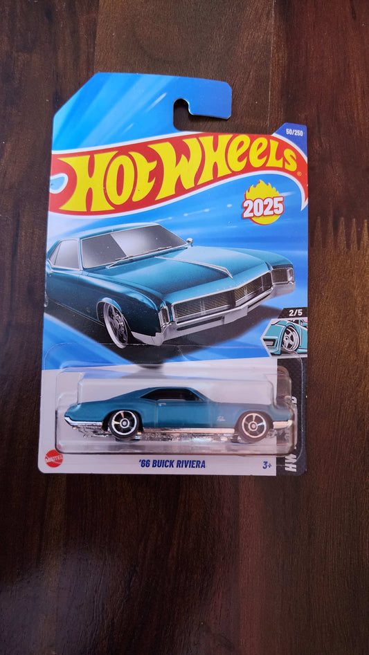 Hot Wheels '66 Buick Riviera (Imported)