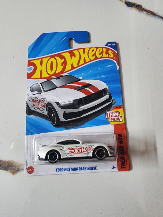 Hot Wheels 2025 L Case : Ford Mustang Dark Horse