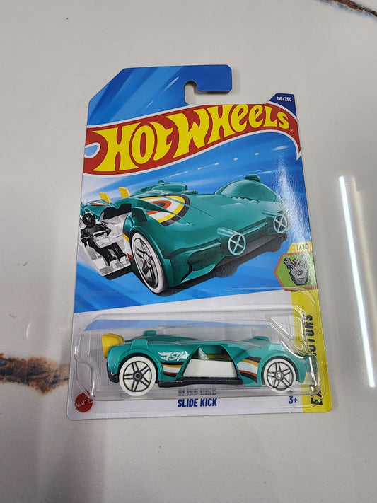 Hot Wheels 2025 L Case : Slide Kick