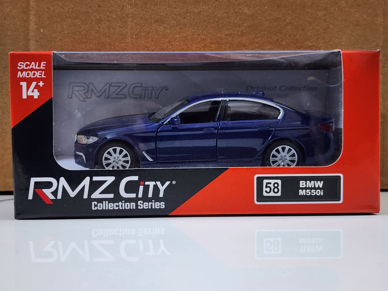 RMZ City: BMW M550i
