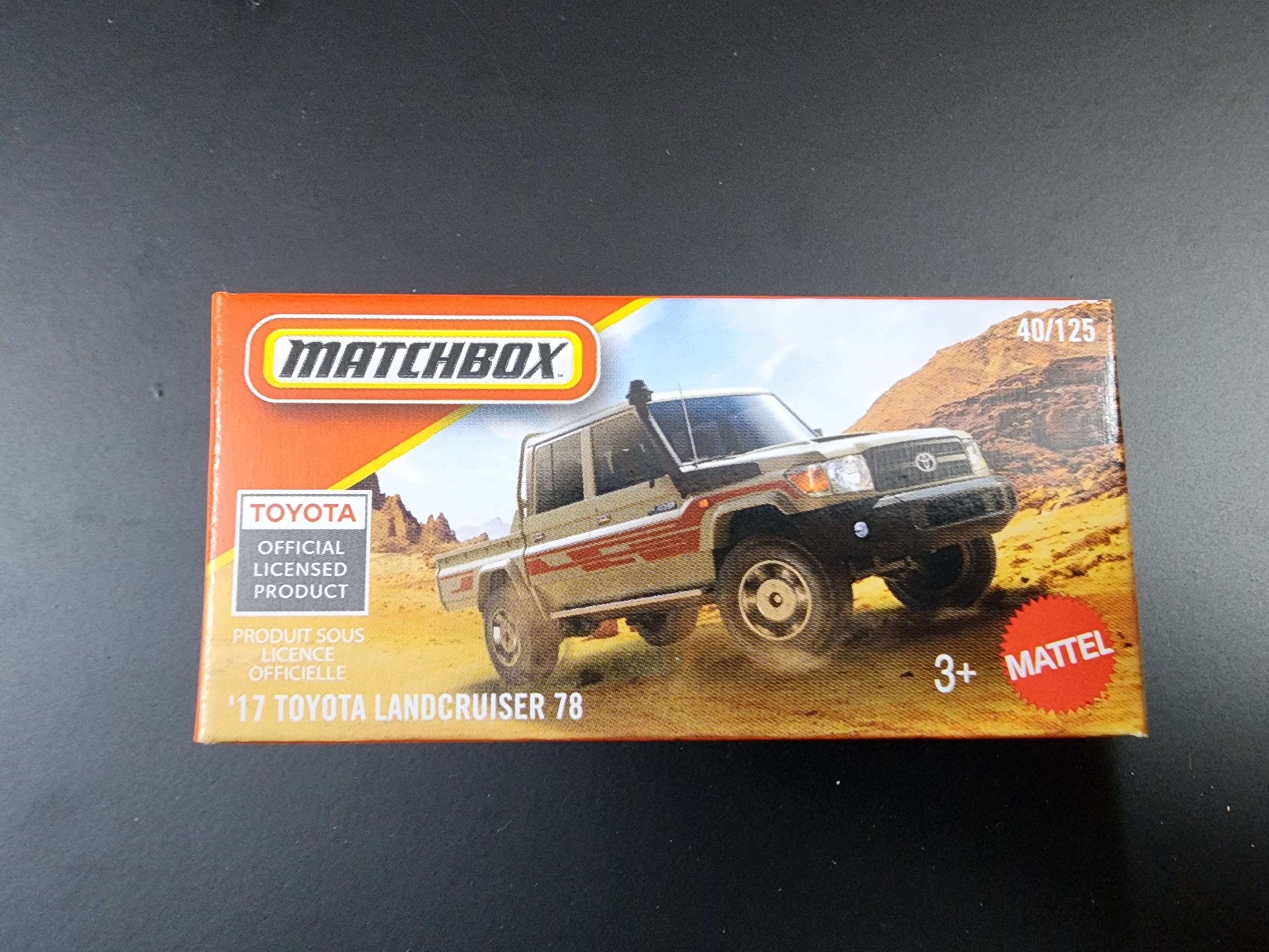 Matchbox:  17 Toyota Landcruiser 78