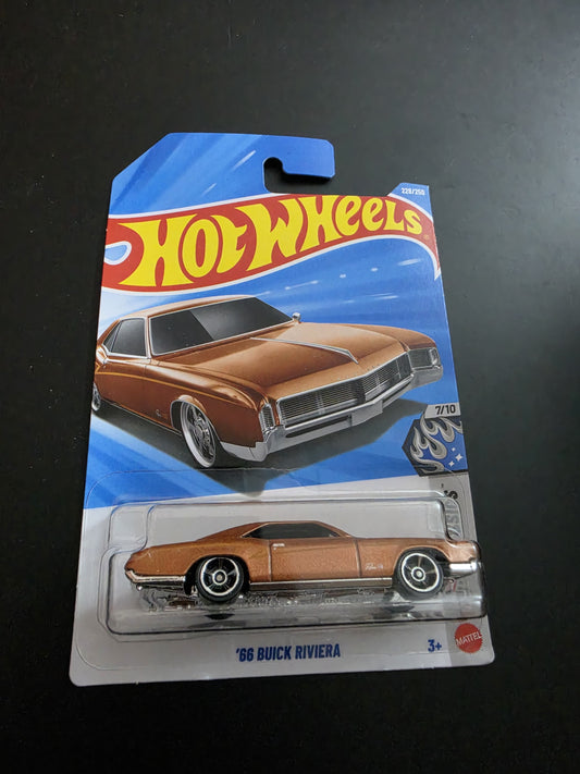 Hot Wheels Mainline M Case 2026 : 66 Buick Riviera