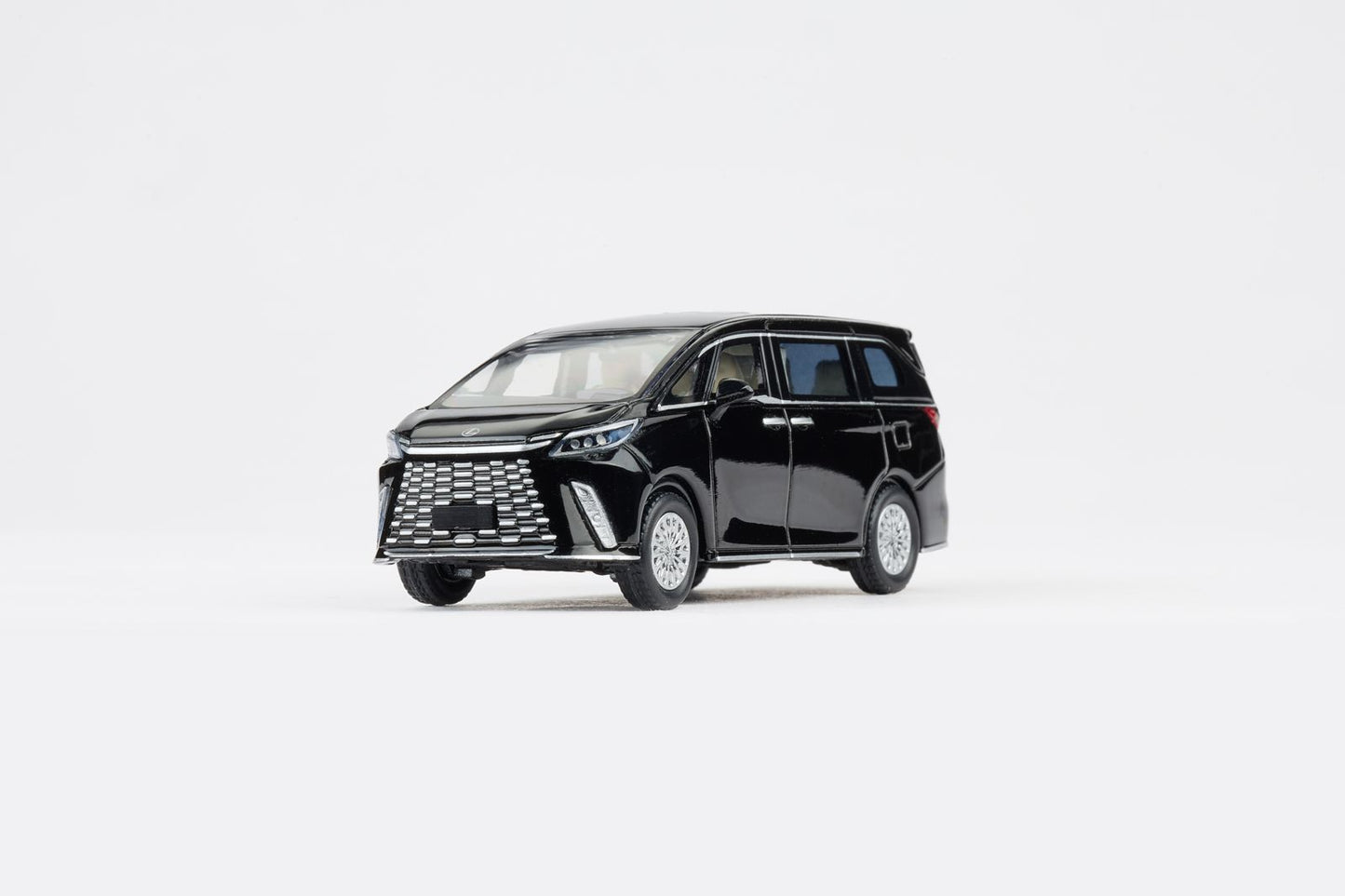 Massdi 1:64 2023 Lexus LM 500h Black