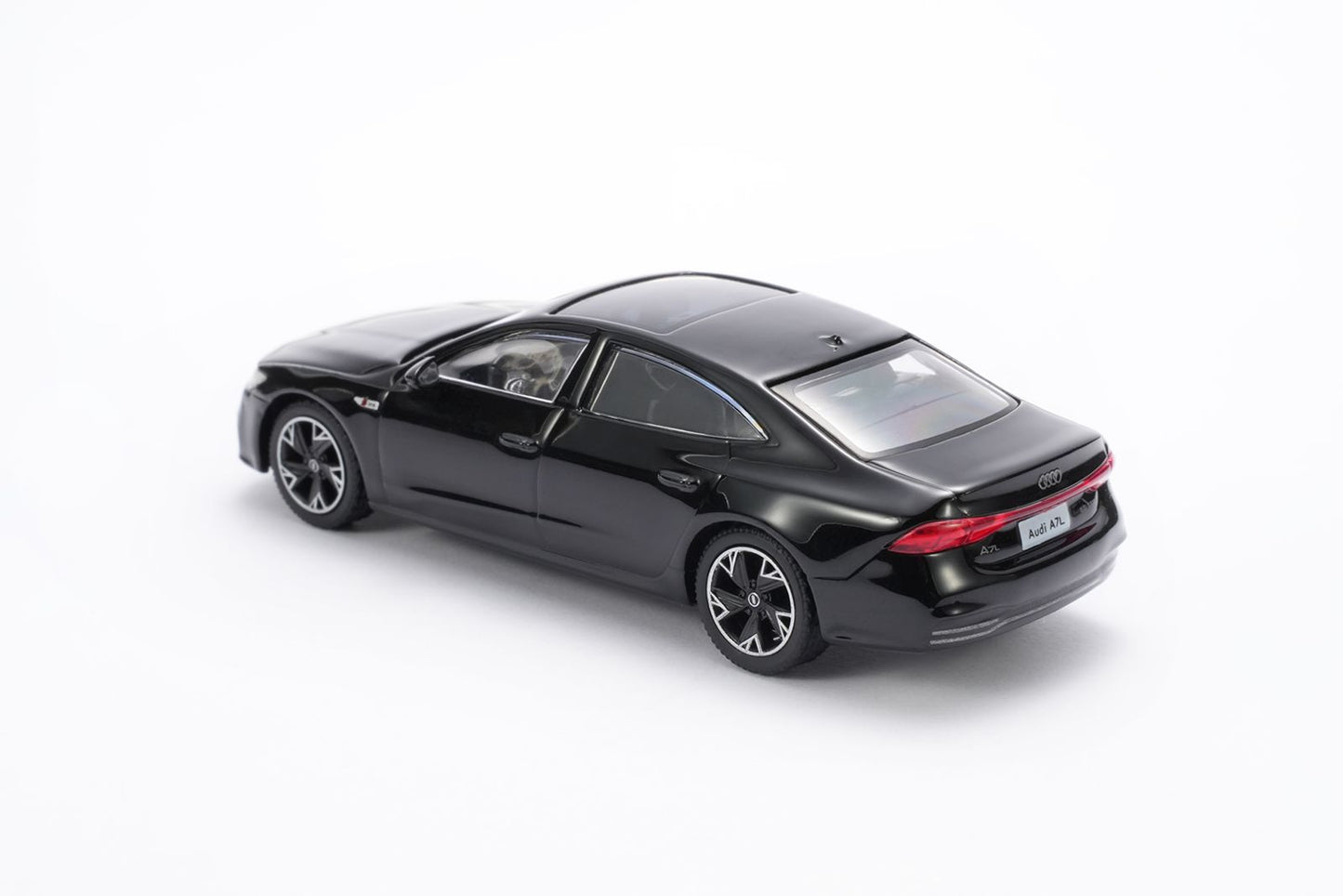 Massdi 1:64  2022 Audi A7L Black