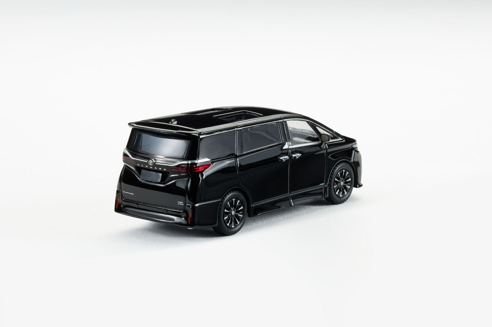 Massdi 1:64 2023 Toyota Alphard Black – Zoomsters India