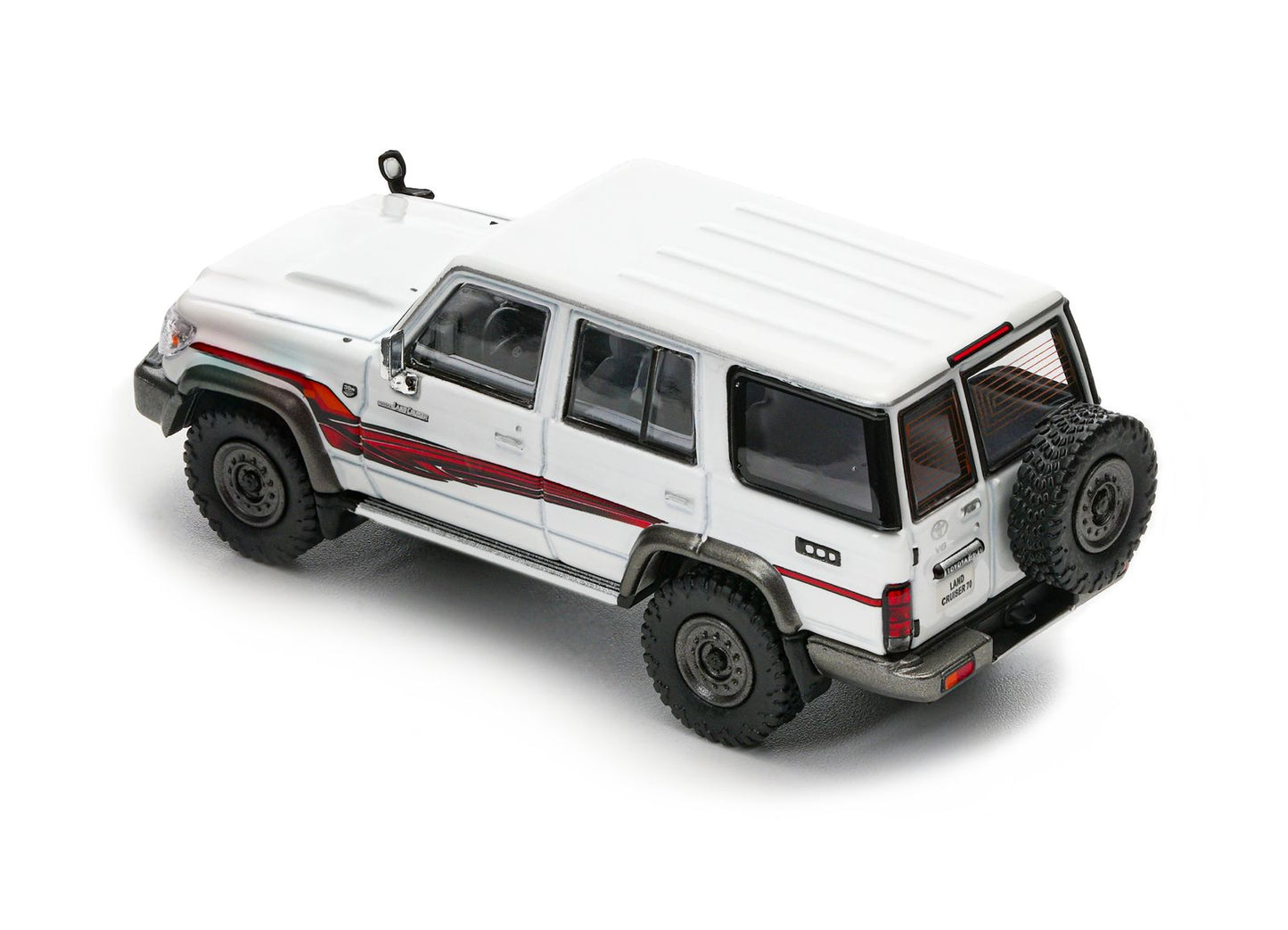 Massdi 1:64 1994 Toyota land Cruiser LC76 White