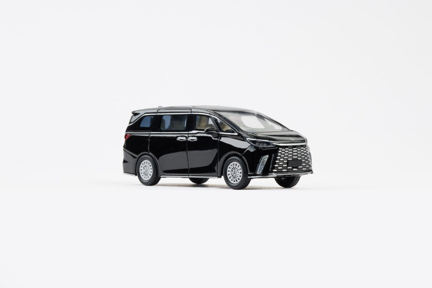 Massdi 1:64 2023 Lexus LM 500h Black